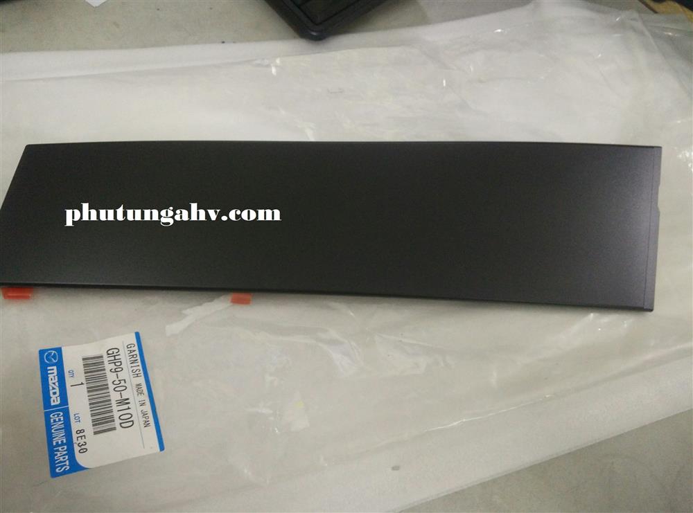 Nẹp cửa ngoài trước phải Garnish Mazda 6 (2013)